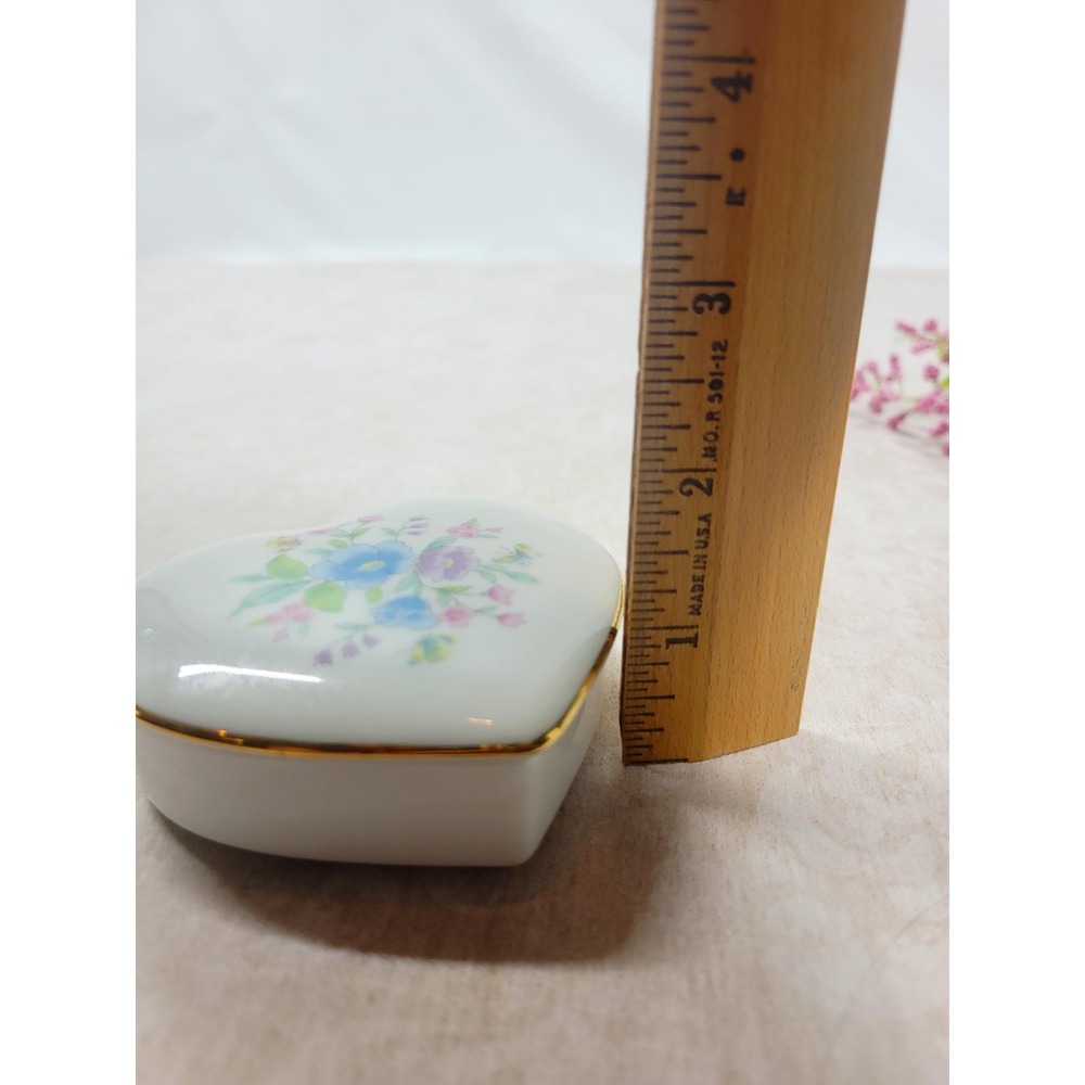 Vintage Heart Shaped Trinket Box Made in Japan Ceramic Floral Vanity Dish - Picture 8 of 9